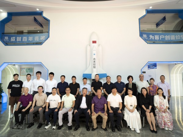 精英汇聚——宁高宁等十余位知名企业家深度探访精品综合一区二区三区-亚洲精品久久无码AV片麻豆-制服丝袜国产亚洲激情av-国内揄拍国产精品人妻电影-粉嫩虎白扒开小泬集团